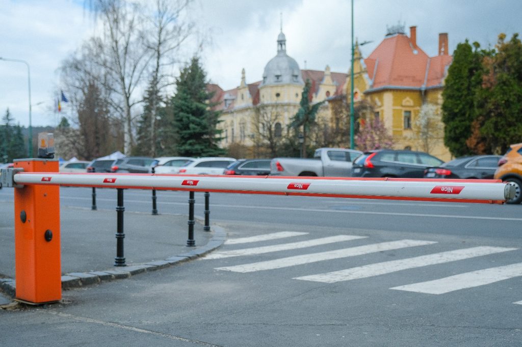 Sistem parcare automatizată clădire Primaria Municipiului Brașov