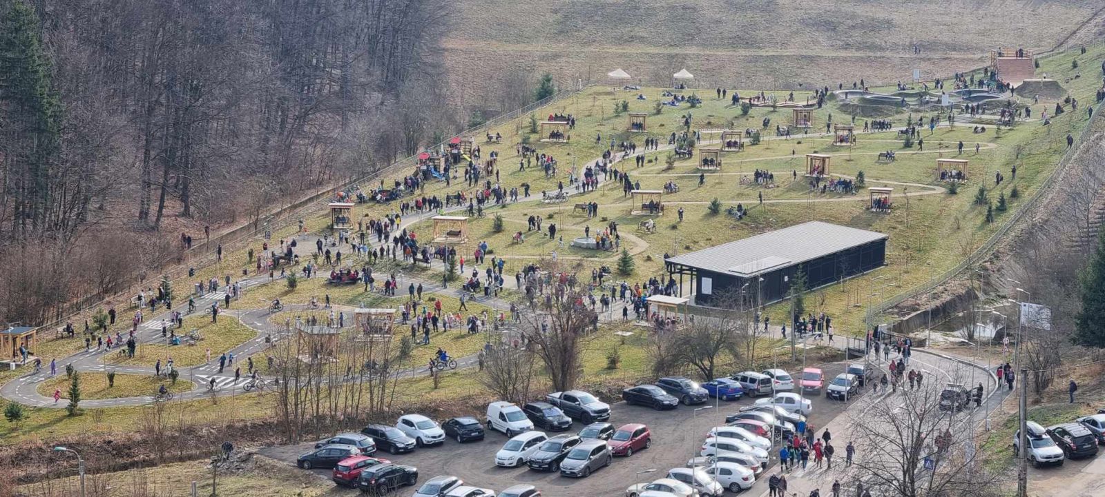 Parcare zona parc Iepure Răcădau